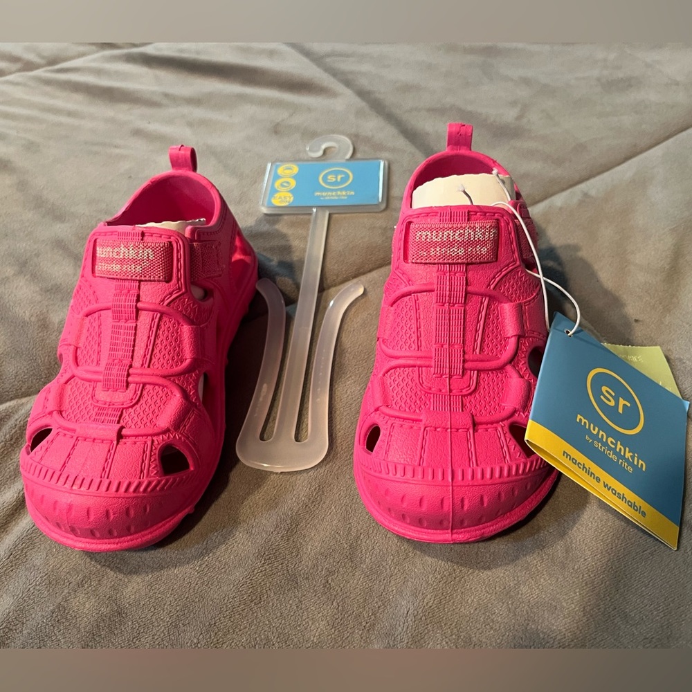NWT stride rite toddler size 8